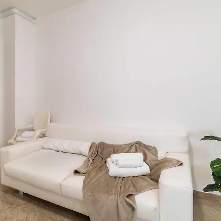 -5 Min Dal Mare- Wifi Ac Vicino Stazione Διαμέρισμα