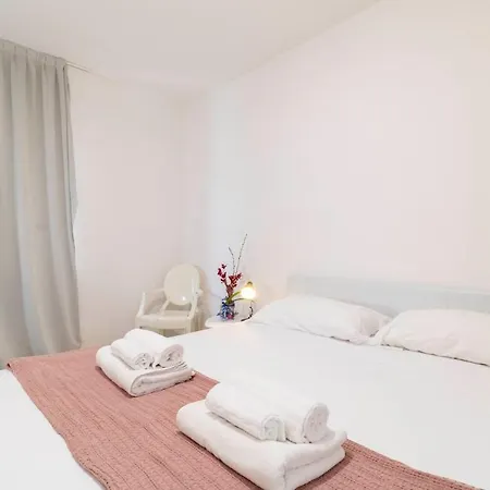 Διαμέρισμα -5 Min Dal Mare- Wifi Ac Vicino Stazione *