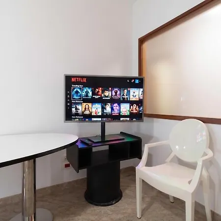 -5 Min Dal Mare- Wifi Ac Vicino Stazione Διαμέρισμα